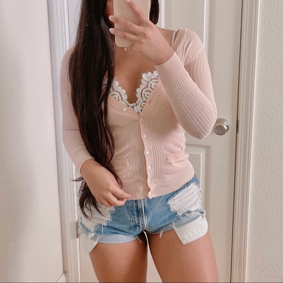 Adorable light pink deep v button up cardigan - Picture 2 of 6